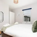 2 Bedroom Flat Near Tottenham Hotspur Stadium